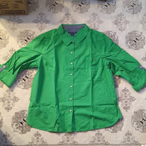 L Tommy Hilfiger l Women's Short Cuffed Shirt - Picture 1 of 5